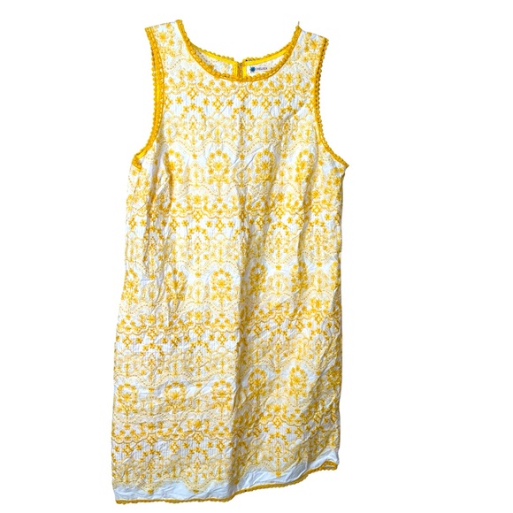 Chelsea & Violet Dresses & Skirts - Chelsea & Violet Preppy Yellow Embroidered Shift Dress Summer Beach Coastal LG